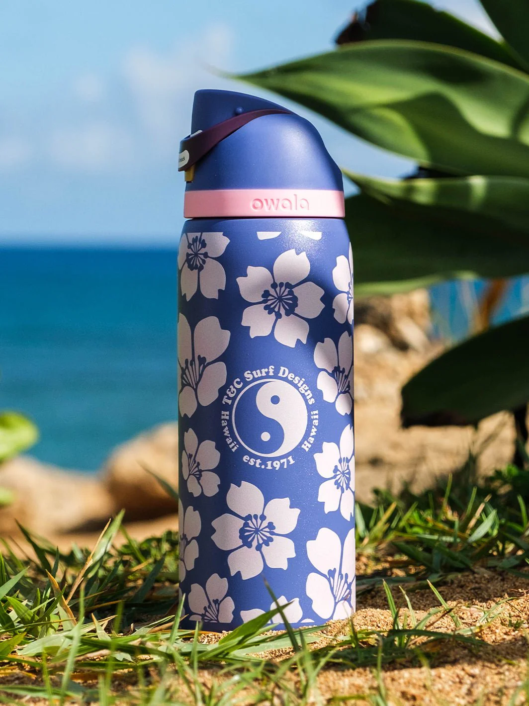 T&C Surf 32 oz Throwback Sakura Owala - Image 4