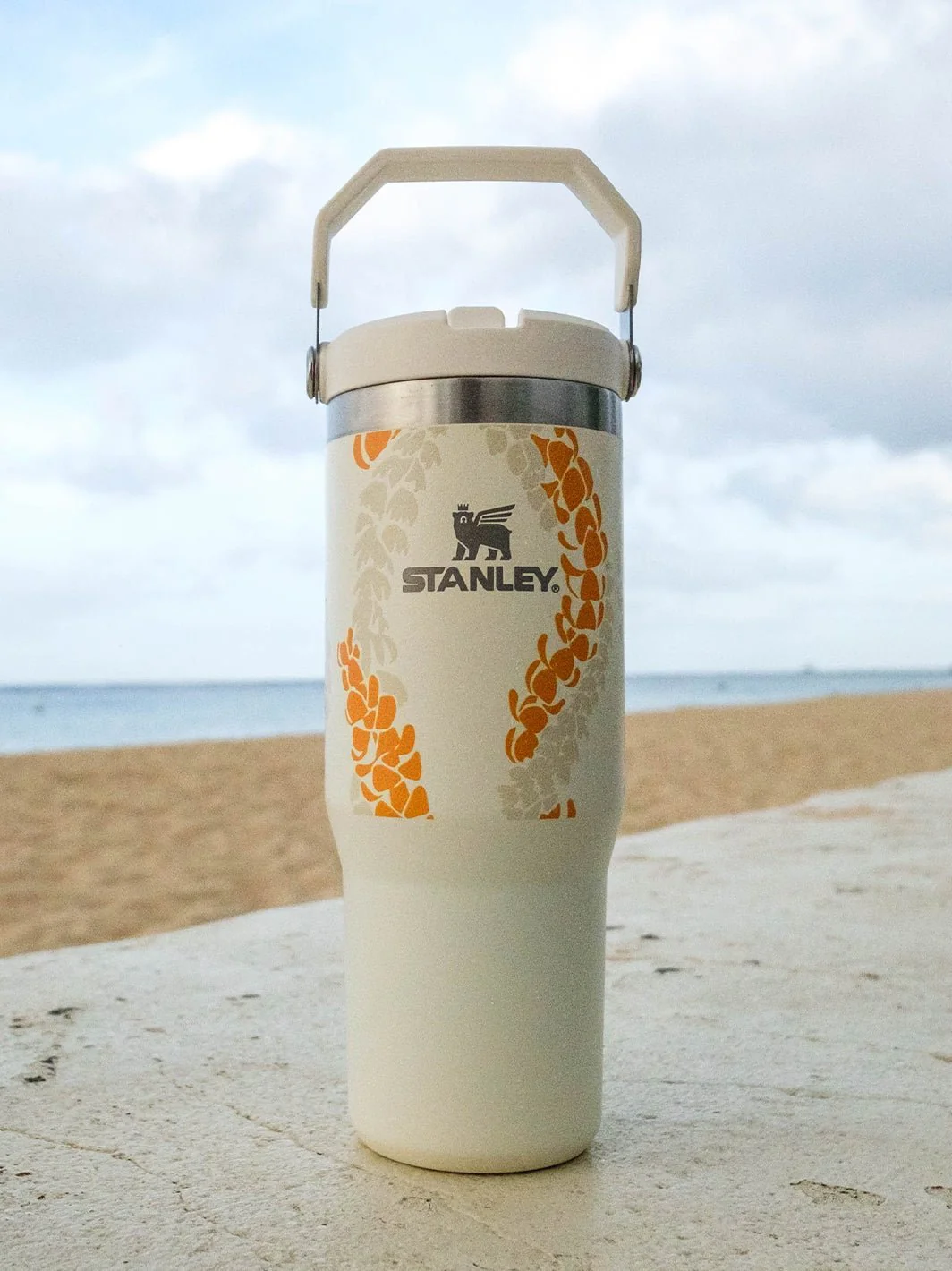 T&C Surf 30 oz Lei'd Back Stanley The IcefIow™ Flip Straw Tumbler - Image 6