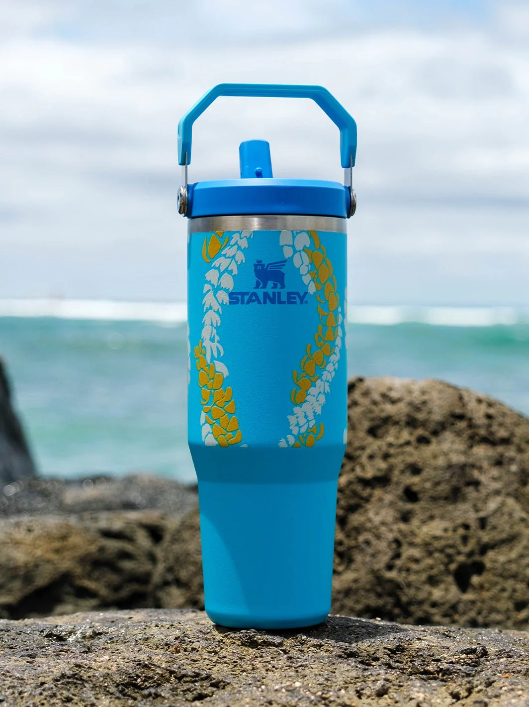 T&C Surf 30 oz Lei'd Back Stanley The IcefIow™ Flip Straw Tumbler - Image 9